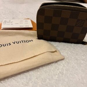 LV wallet Damier